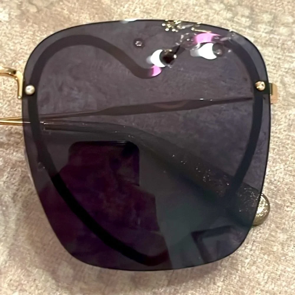 Brand New The Marc Jacobs Square Sunglasses w/ Gold Tone Metal Heart Shaped Rim